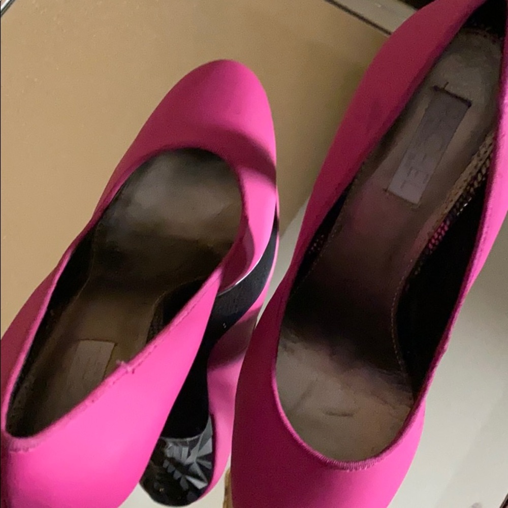 Heels - Picture 5 of 7